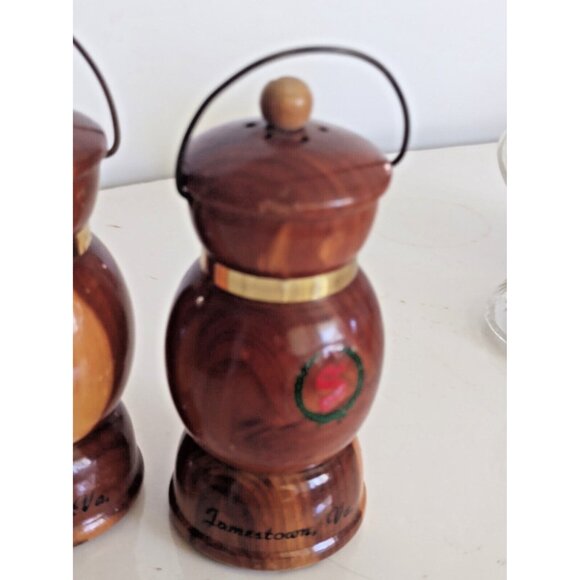 Vintage souvenir wooden Salt and Pepper shakers Jamestown, Virgina - Picture 6 of 12